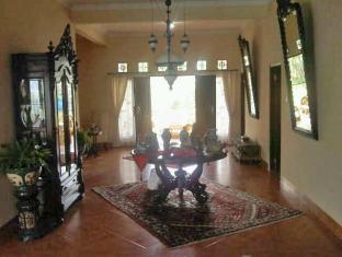 Villa Riri By The London Living Depok Exterior foto